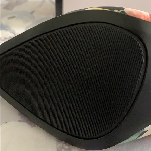 Nine West Floral Heels - Picture 3 of 3